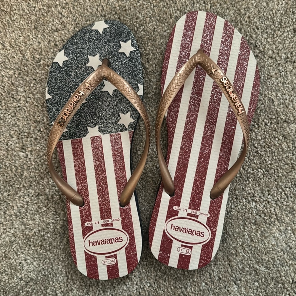 Havaianas Women’s Slim Flip Flops - gently used - size 7/8